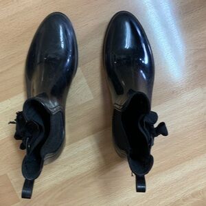 Woman’s Lemon Jelly Black Gloss Rain Boots